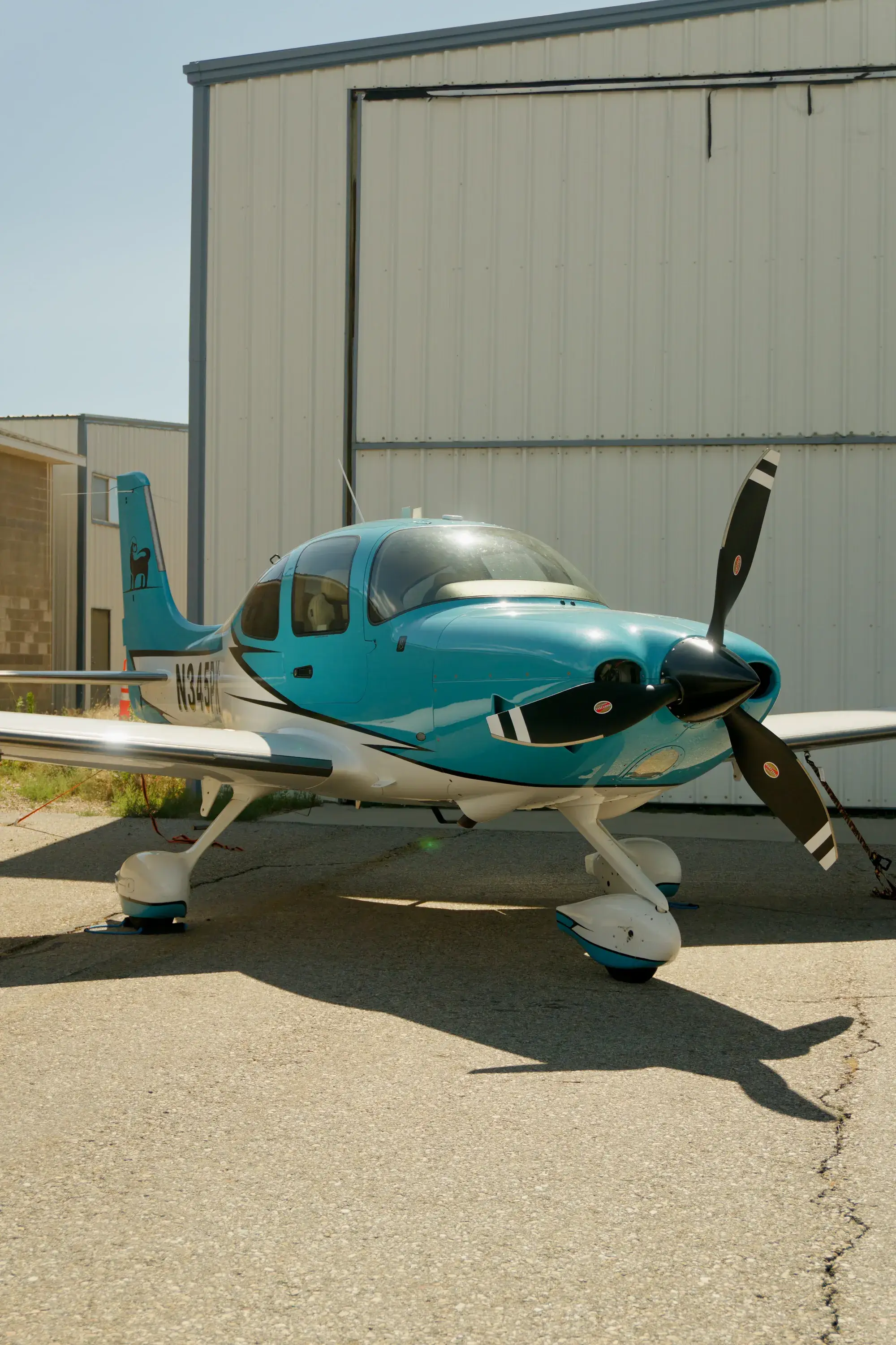 Front three-quarter view of the Blitz Aviation Cirrus SR22T and its propeller