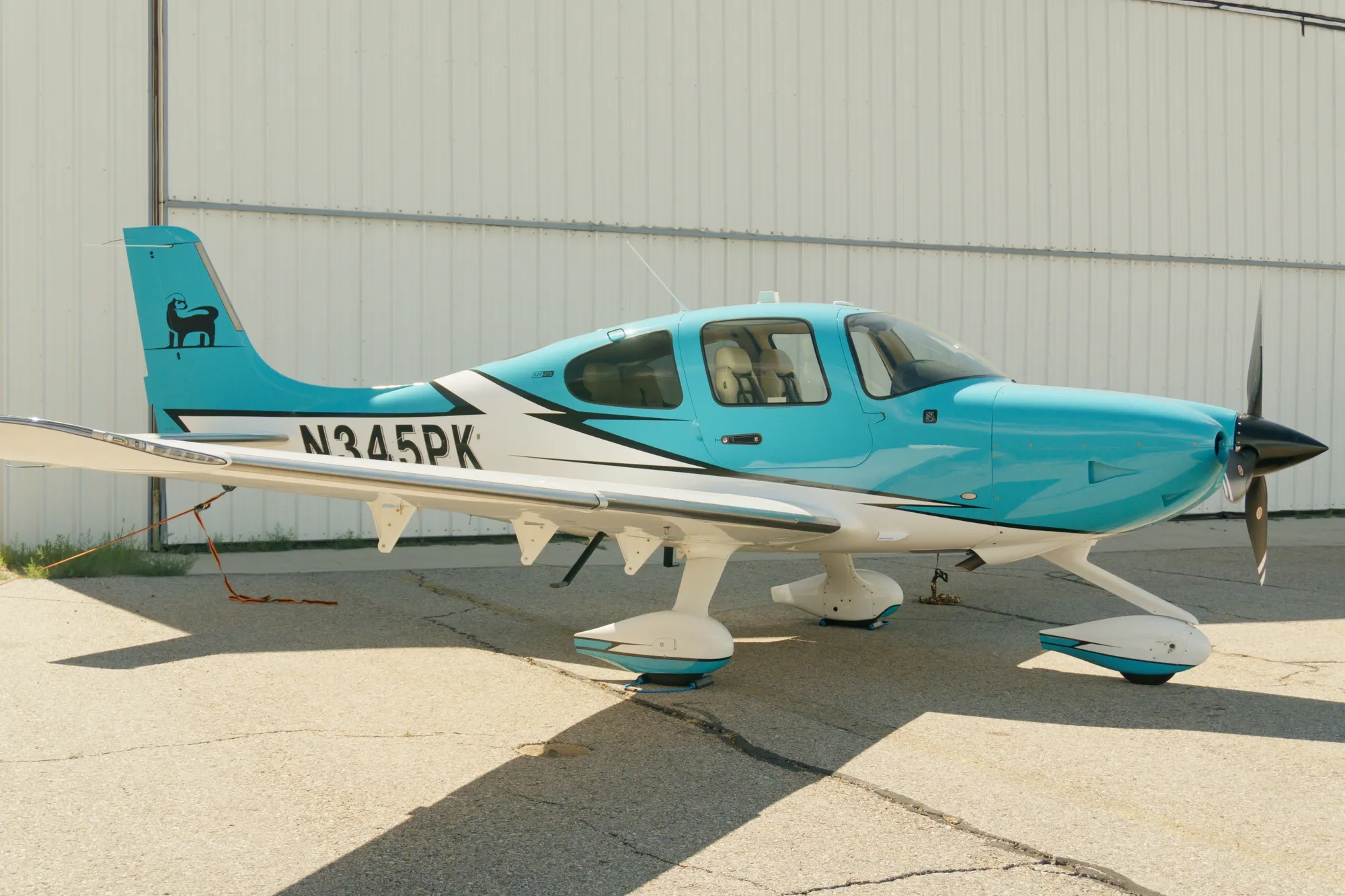 Cirrus SR22T side view