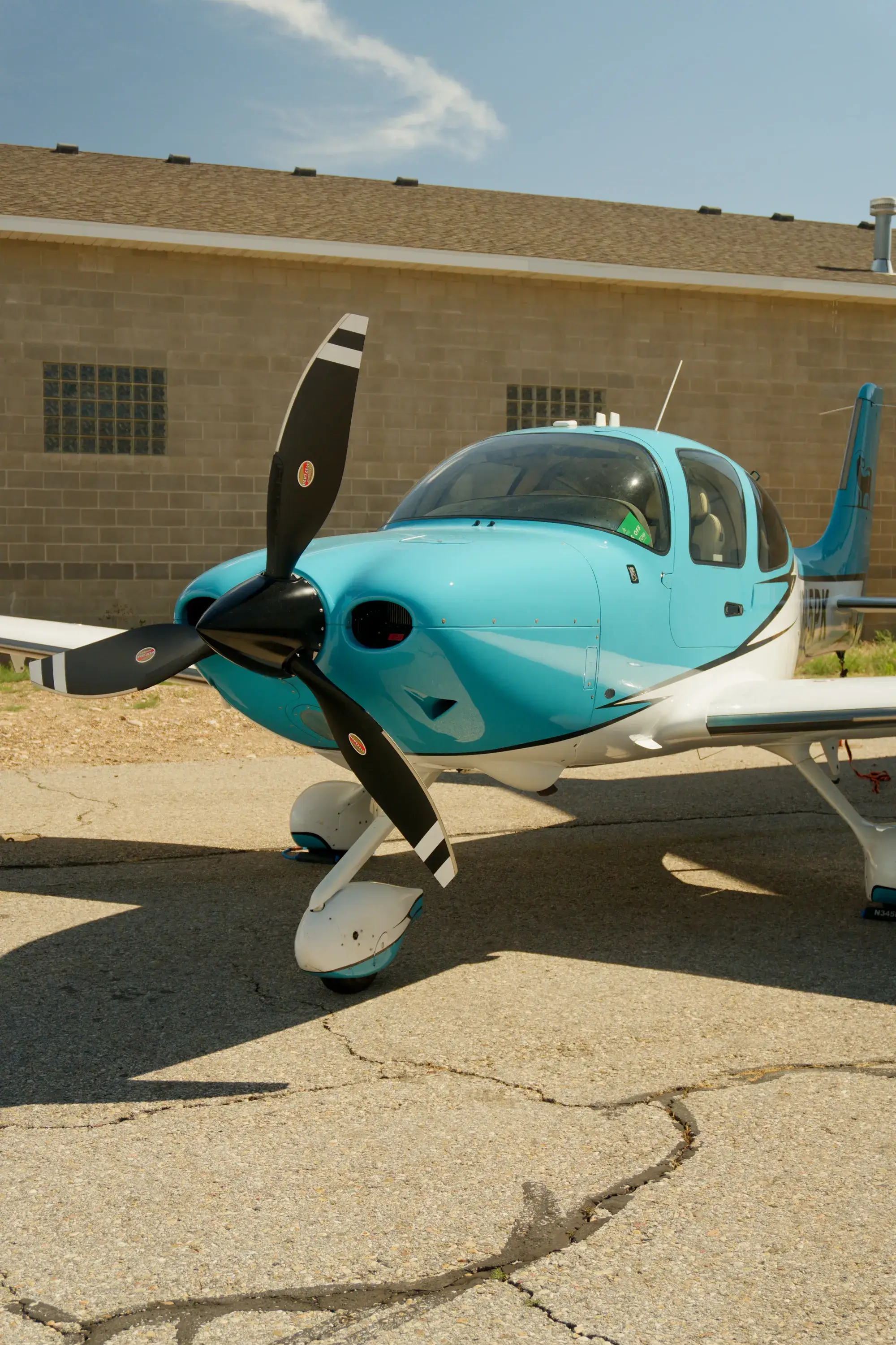 Cirrus SR22T rear view